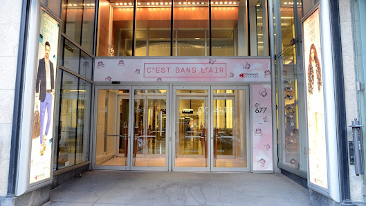 Montreal Eaton Centre photo 2