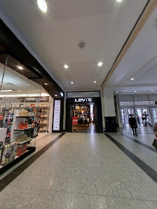 Montreal Eaton Centre photo 6