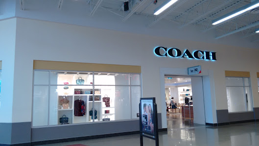 Tanger Outlets Cookstown photo 4