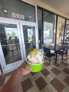 Shoppes at University Center photo 4