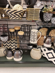 Twin Lakes Plaza photo 4