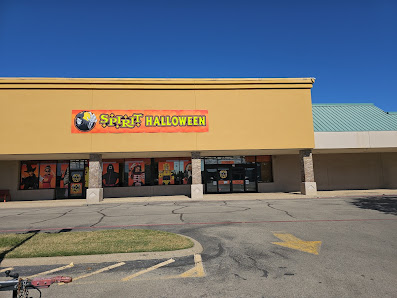 Buckingham Square photo 1