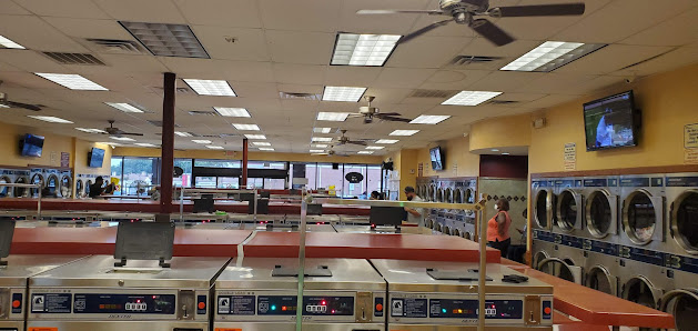 Buckingham Square photo 2