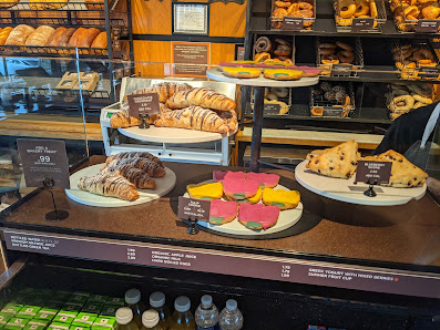 MacArthur Crossing photo 4