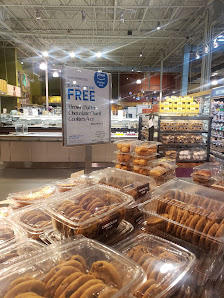 Market at Colonnade Center photo 4