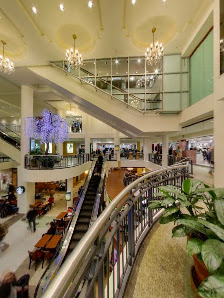 Les Cours Mont-Royal photo 5