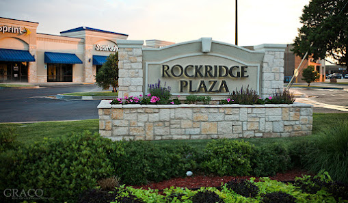 Rockridge Plaza photo 5