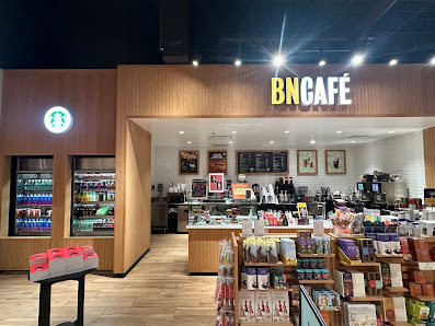 Woodfield Village Green photo 4