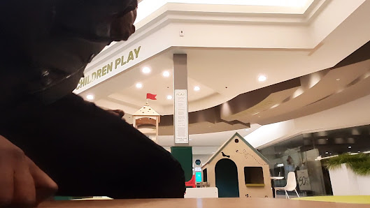 Country Club Centre photo 3