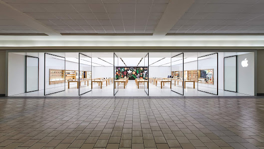 Apple Maine Mall photo 2