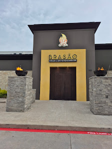 Las Colinas Plaza photo 1