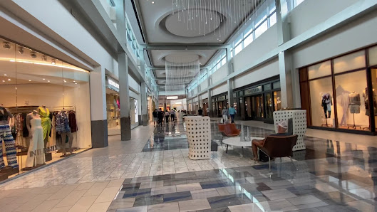 Lincolnwood Town Center photo 3