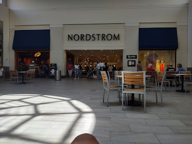 Lincolnwood Town Center photo 5