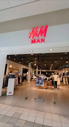 Tyrone Square photo 3