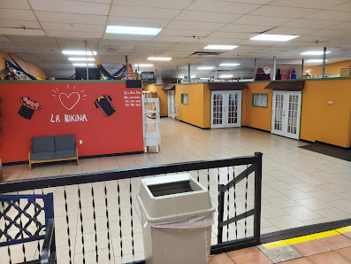 Plaza Santa Cecilia Indoor Mall photo 2