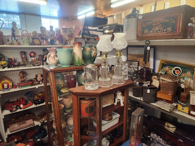 South Charleston Antique Mall photo 3