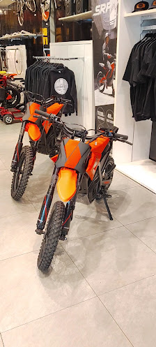 Quaker Bridge Mall photo 2