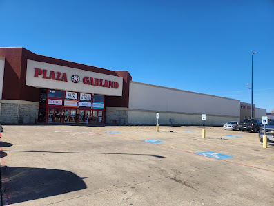 Plaza Garland photo 1