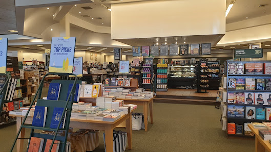 Milwaukee Marketplace photo 2