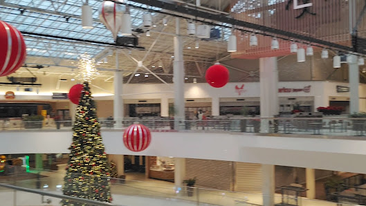 Lloyd Center photo 4