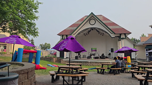 Mackinaw Crossings photo 3