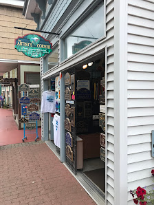 Mackinaw Crossings photo 4