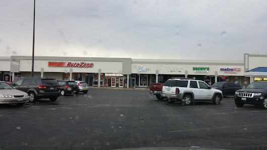 West Aurora Plaza photo 1