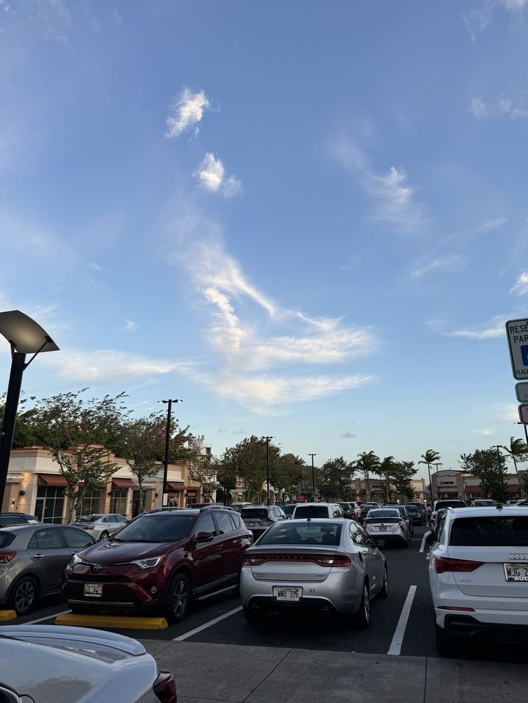 Kapahulu Shopping Center