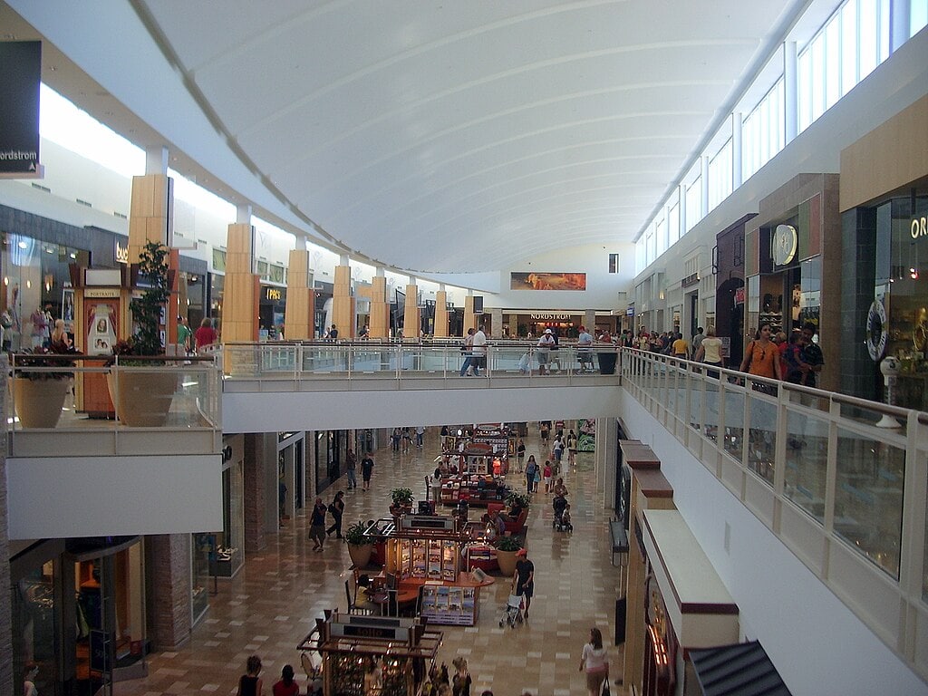Shopping mall