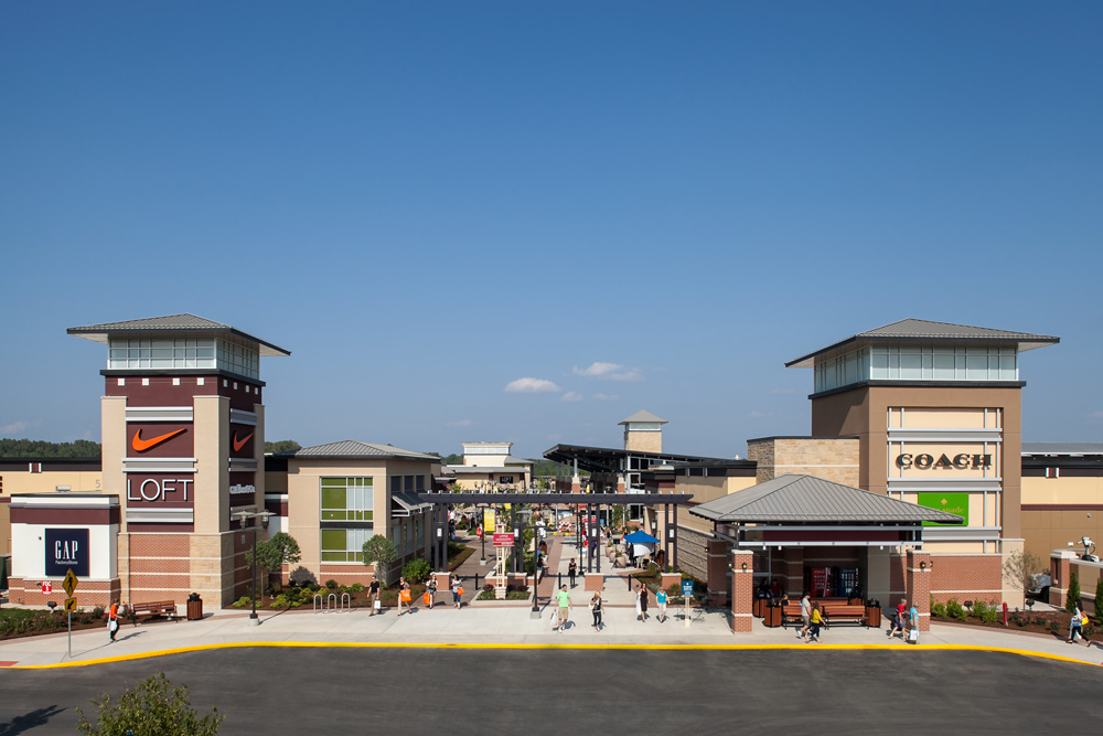 St. Louis Premium Outlets