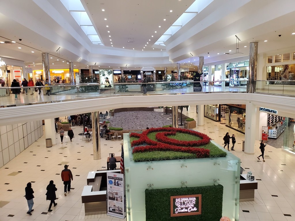 Twelve Mile Crossing at Fountain Walk