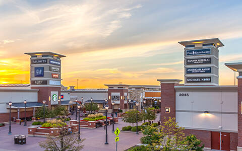 Twin Cities Premium Outlets