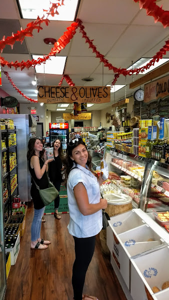 Ro Lynn Delicatessen