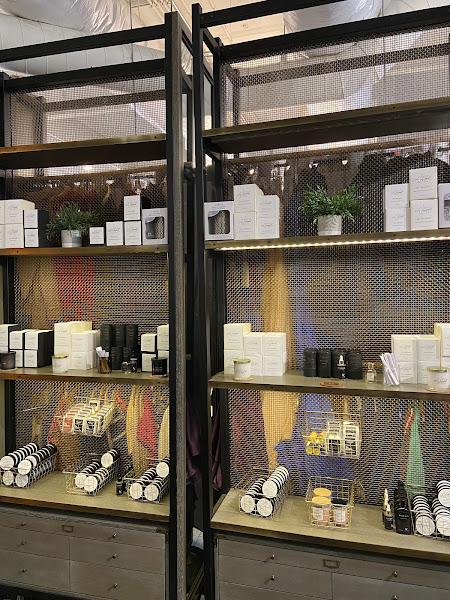 Linwood Court Candles & Decor