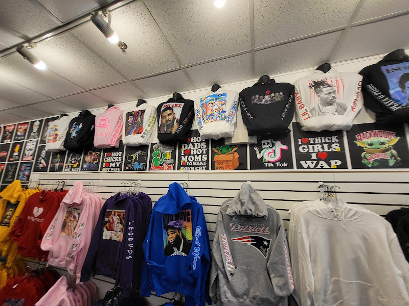 Custom Teez at New Hampshire Mall
