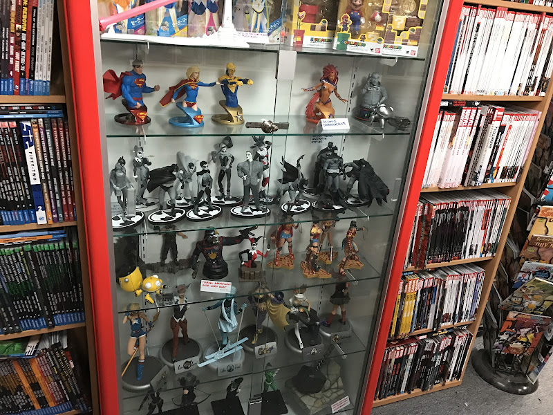 Sector 2814 Comics & Toys