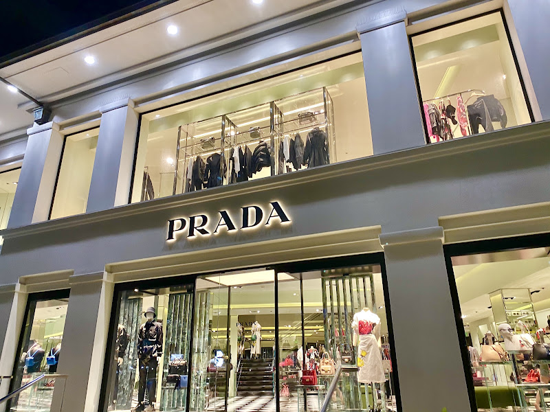 Prada Honolulu Kalakaua
