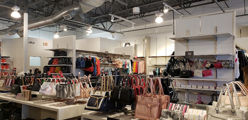 GUESS Factory