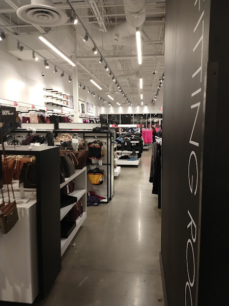 Banana Republic Factory Store