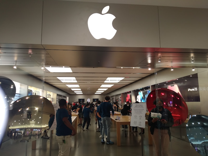 Apple Willowbrook Mall