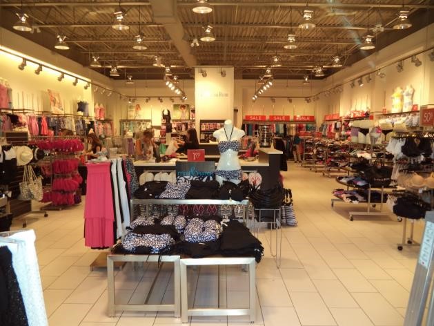 la Vie en Rose Outlet Grandview Corners
