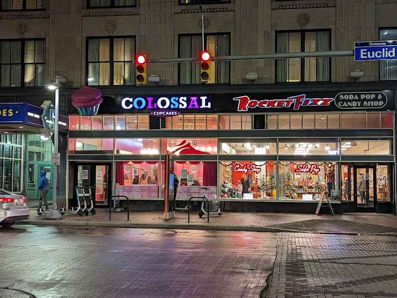 Colossal Cupcakes