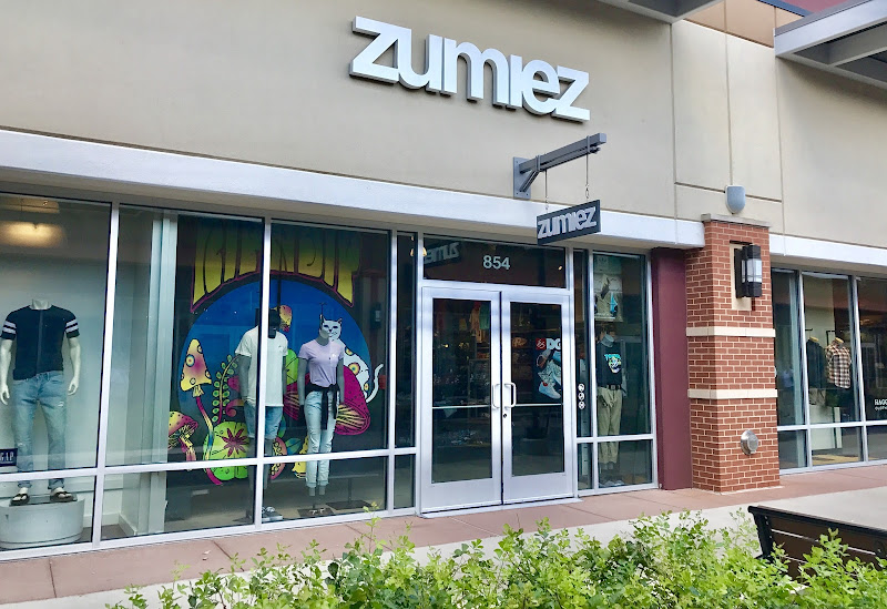 Zumiez