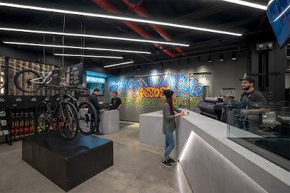 Strictly Cycling Collective