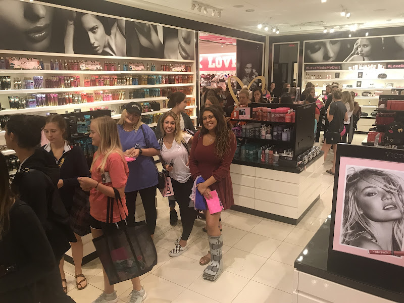 Victoria's Secret & PINK