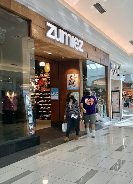 Zumiez