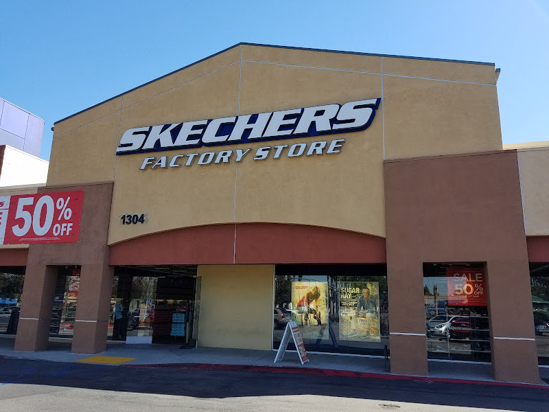 SKECHERS Warehouse Outlet