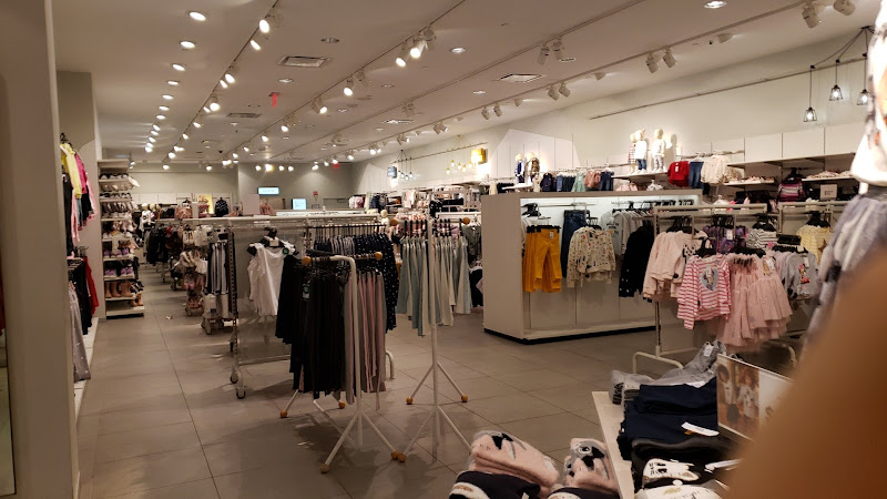 H & M