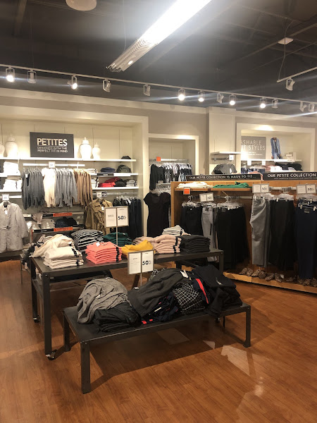 Banana Republic Factory Store