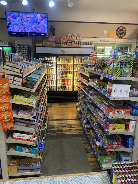 Shop and smoke market